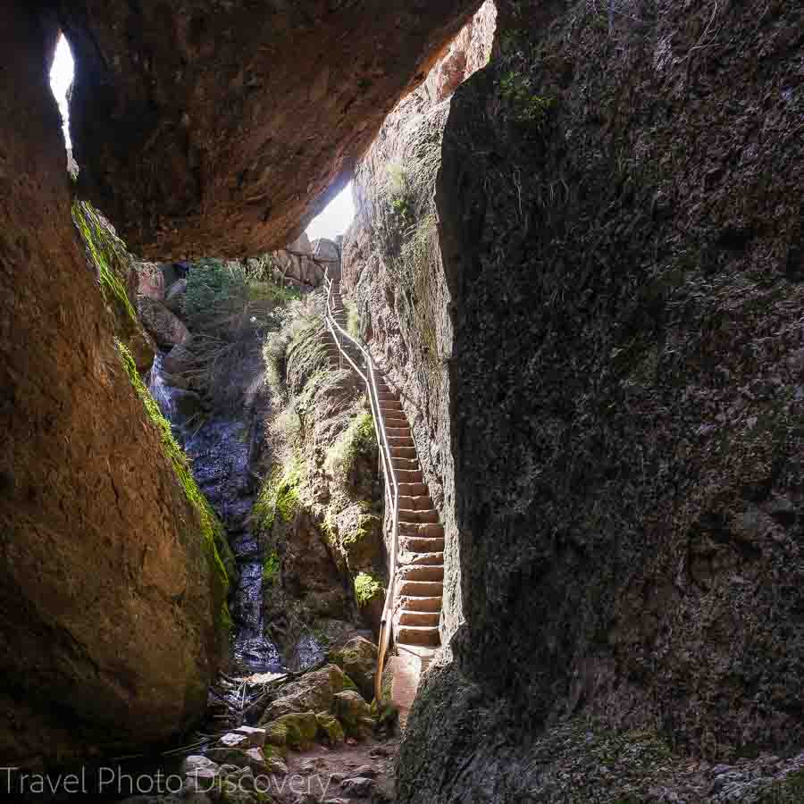 Old Pinnacles trail to Balconies cave trai