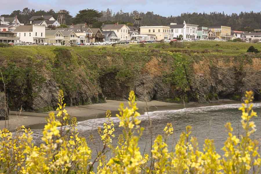 Wander around Mendocino's downtown district