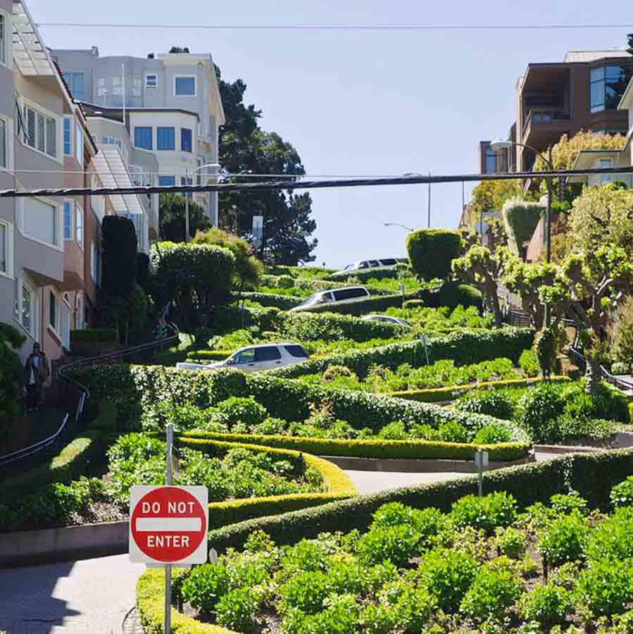 Lombard street – the Crookedest street in San Francisco