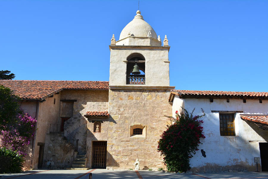 Visit San-Carlos-Borromeo-de-Carmelo-mission aka Carmel Mission