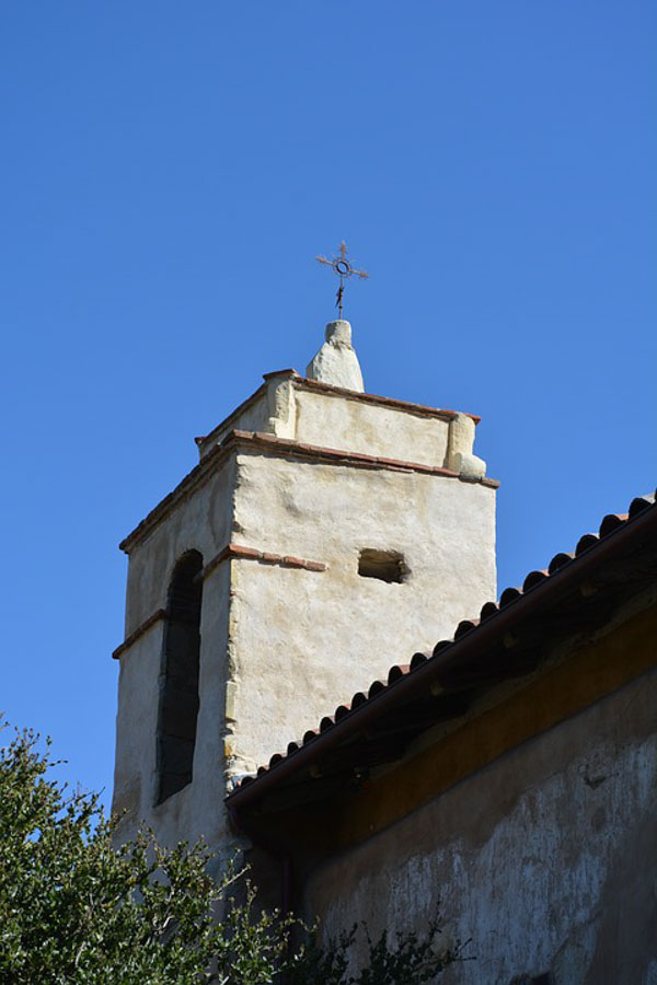 Details to visiting San-Carlos-Borromeo-de-Carmelo-mission