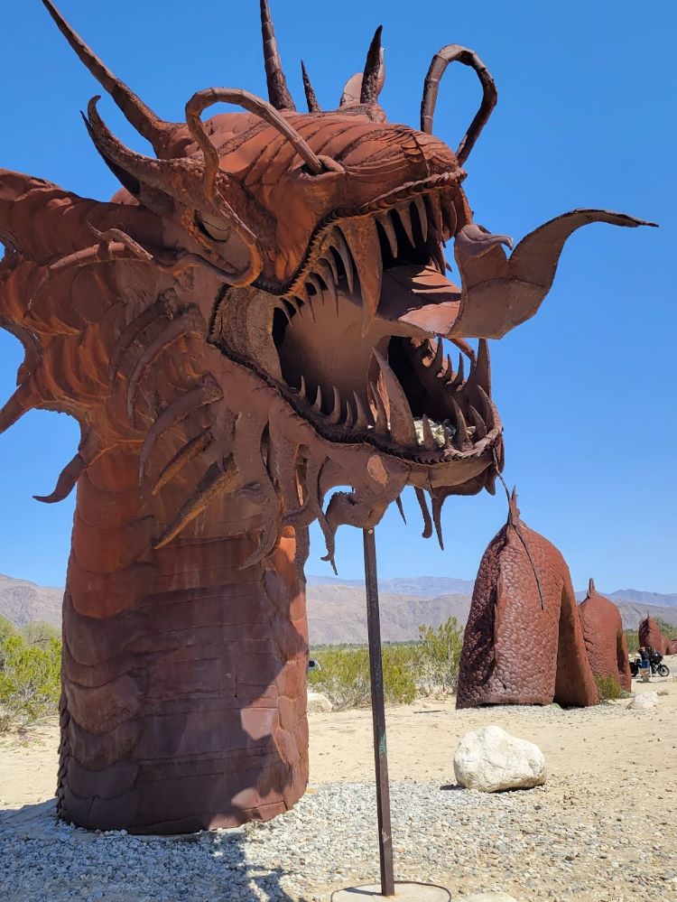 Who is the artist behind the Galleta Meadows Sculptures